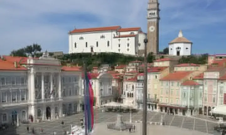 Trip to Piran every day starts at 11:45 next to Tartini monument
