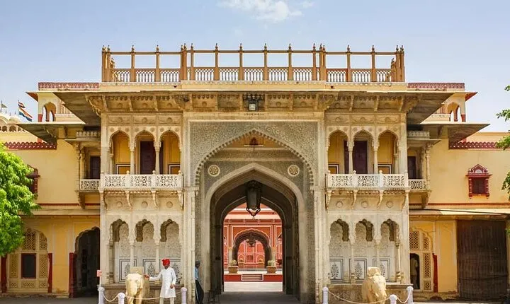 Private Jaipur City Guided day Trip from Delhi by Car