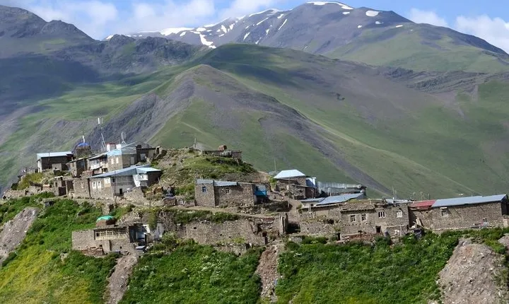 Khinaliq Tour