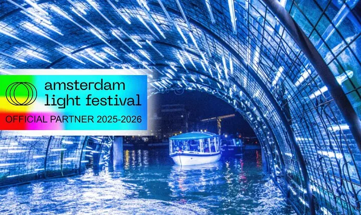 Amsterdam Light Festival: Cruise Unlimited Drinks & Bite option