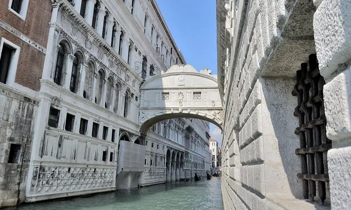 Morning Venice Walking Tour plus Doge's Palace Guided Visit