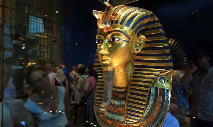 Cairo pyramids tour from Hurghada Small group HurghadaToGo