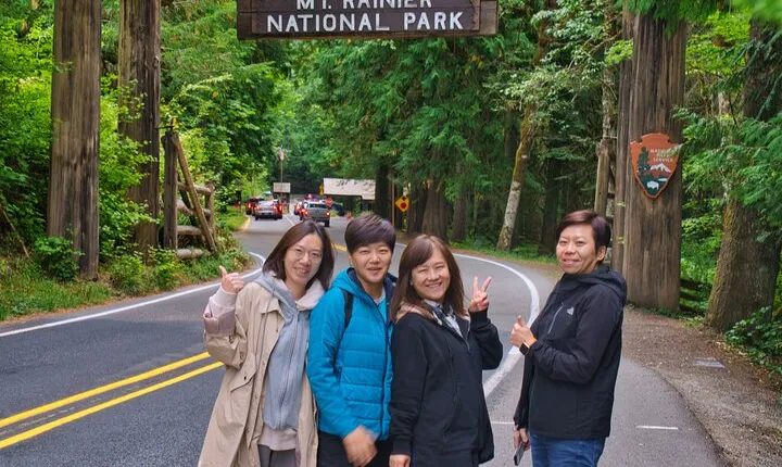 Mt. Rainier Day Tour from Seattle