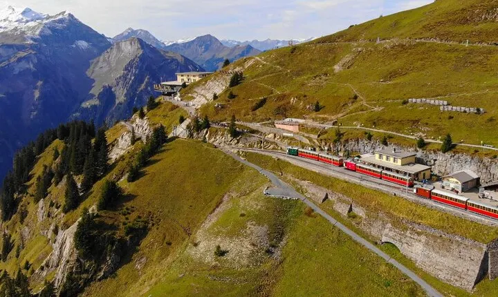 Private Mountain and Hiking Tour from Bern