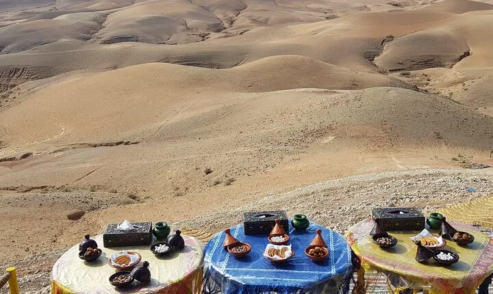 Agafay Desert dinner and camel ride with sunset