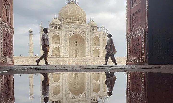  From Delhi: Private Sunrise Taj Mahal Tour By Car