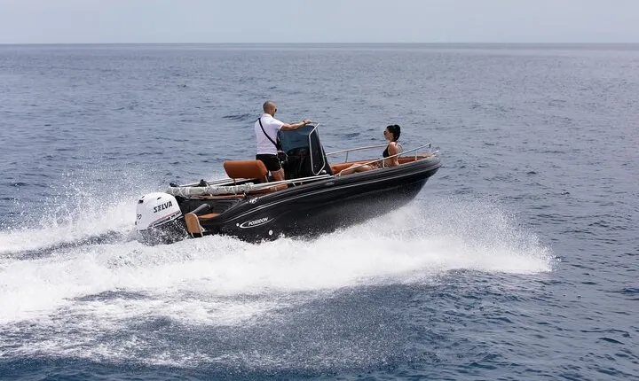 Rent a boat 