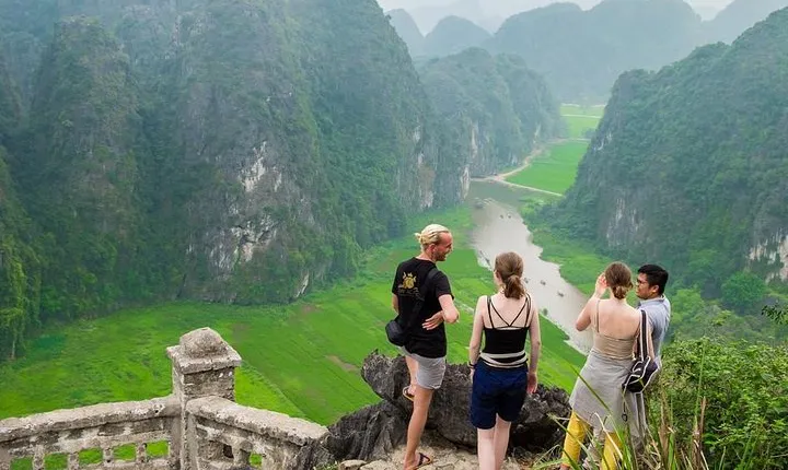 Ninh Binh Luxury Full Day Tour Visit Hoa Lu,Tam Coc & Mua Cave