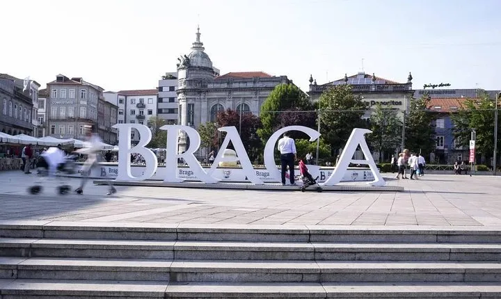Private Transfer From / To Lisbon Airport x Braga