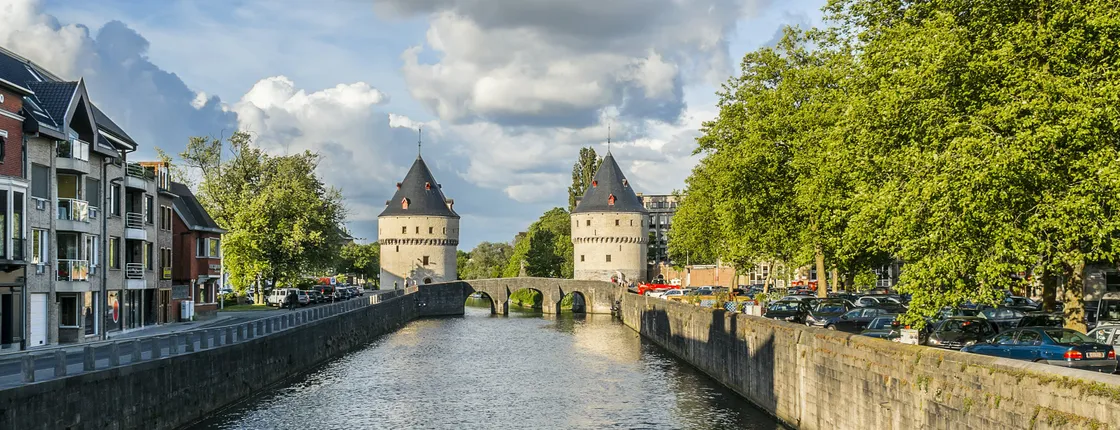 Self guided tour with interactive city game of Kortrijk