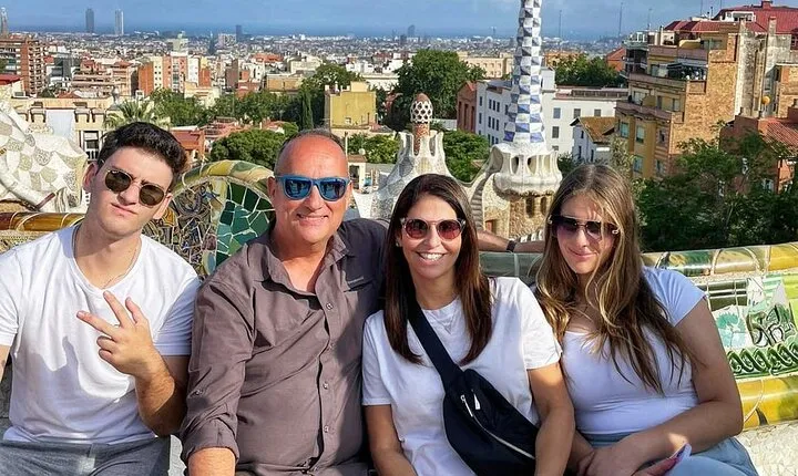 Park Guell and Sagrada Familia Private Tour with Hotel pick-up