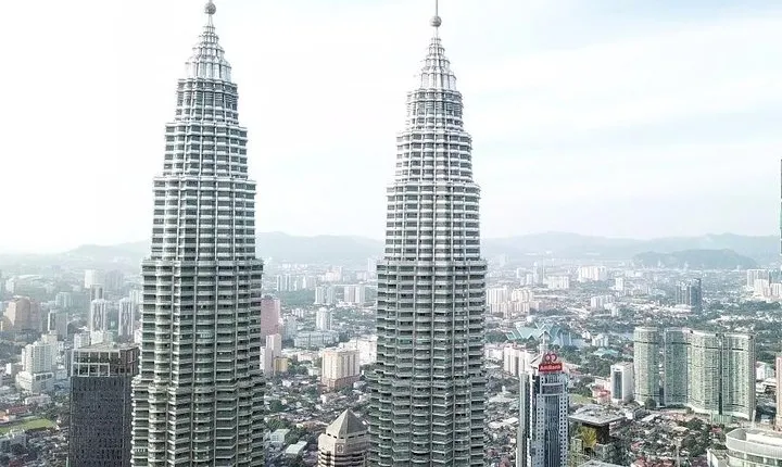 Kuala Lumpur 20 Attractions City Tour Include Petronas Twin Tower Entrance
