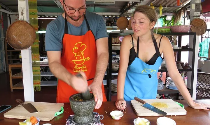 Half-Day Thai Cooking Class and Market Tour From Chiang Mai