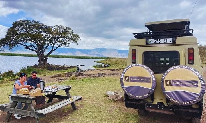 4 Days Tanzania Safari to Serengeti, Ngorongoro and Lake Manyara