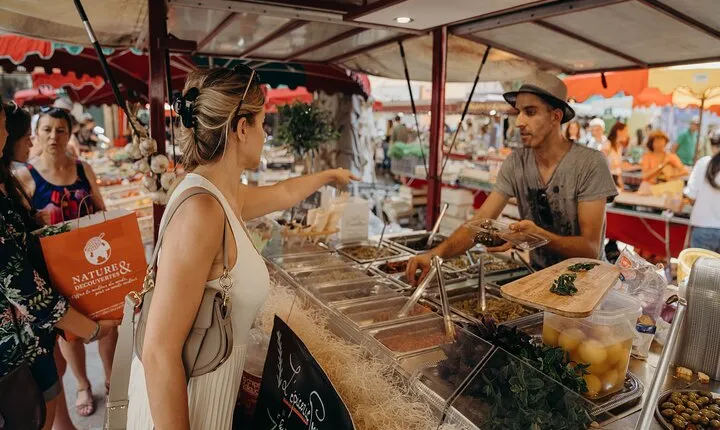 All-Inclusive Food and History Tour with Local Expert Guide