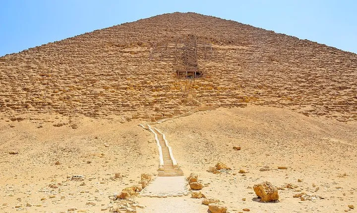 Private Guided Half-Day Tour to Dahshur from Cairo