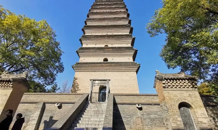 Private Day Tour in Xian:Hanyangling Museum, Small Goose Pagoda, Xingjiao Temple