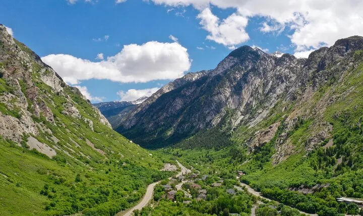 Full-Day Private tour through the Rocky Mountains