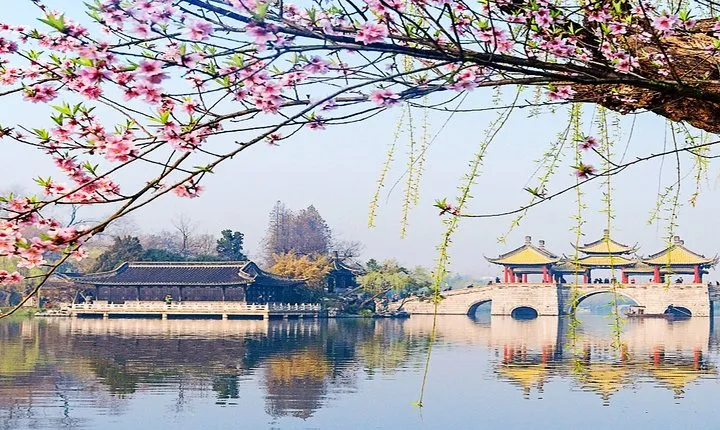 2-Day Private Flexible Yangzhou Tour from Shanghai by Bullet Train