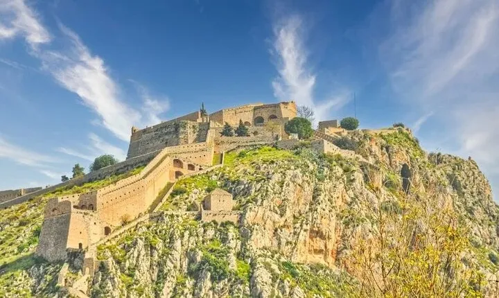 Complete Peloponnese Delphi Meteora 4 Days Tour