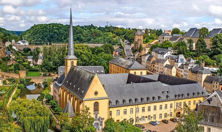 Luxembourg Private Walking Tour With A Professional Guide