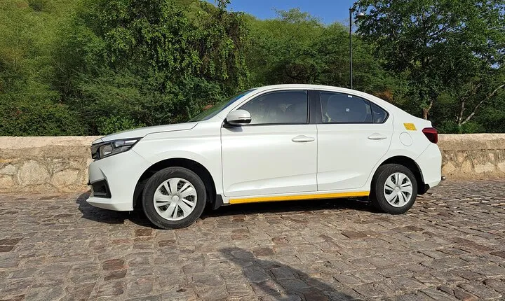 From Agra: Private one way Transfers Cab To Delhi drop