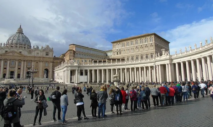 SkipTheLine Vatican Museums Sistine Chapel with Expert TourGuide