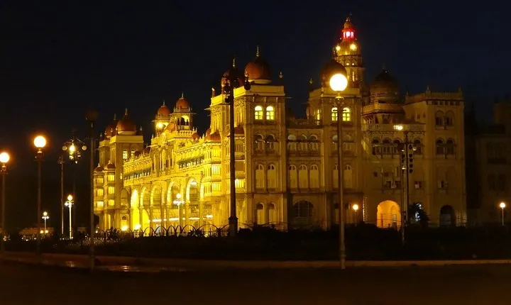 Bangalore - Full day private excursion tour to Mysore with lunch 