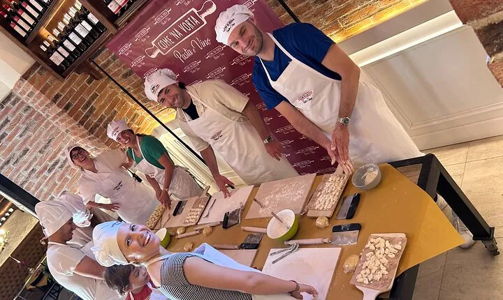 Traditional Cooking Class with Wine Pairing in Rome