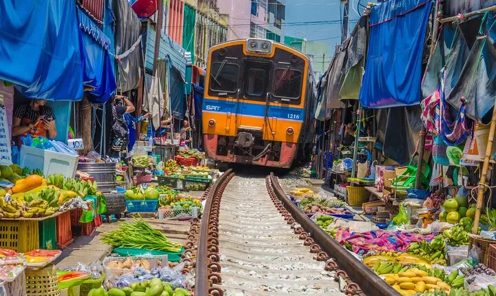 Damnoen Saduak Floating Market & Railway Market Tour from Bangkok