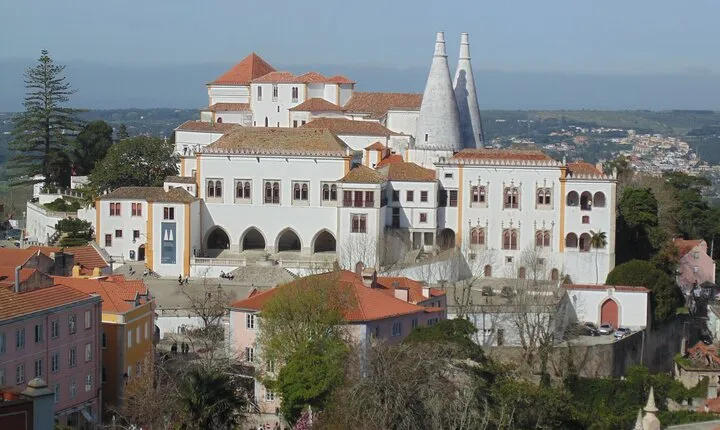 Private Sintra and Portugal's Oldest Palace Tour
