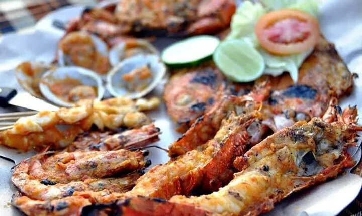 Romantic Seafood Dinner at Jimbaran beach