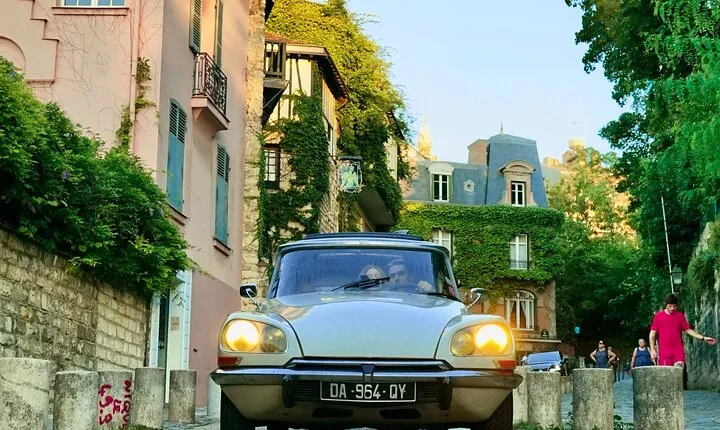 Paris Highlights aboard a Vintage Open Top French Car 