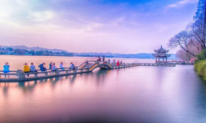 Private Flexible Hangzhou Layover Tour in Your Way 