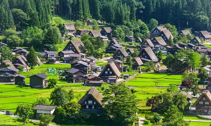 1-Day Takayama Tour: Explore Scenic Takayama and Shirakawago