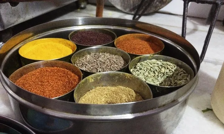 Private Vegetarian Rajasthani Cooking Class and Meal with Locals in Jaipur