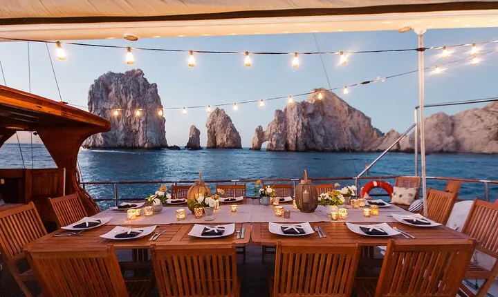 Private Luxury Yacht Cruise on Tu Enamorado