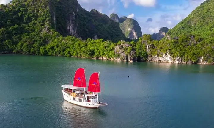 Unique Halong Private Day Cruise - Fishing Village, Kayak