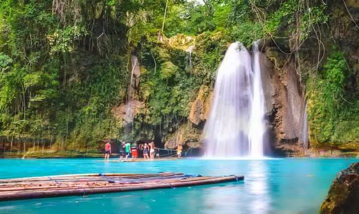 Full-Day Moalboal Islands and Kawasan Falls Small-Group Tour from Cebu