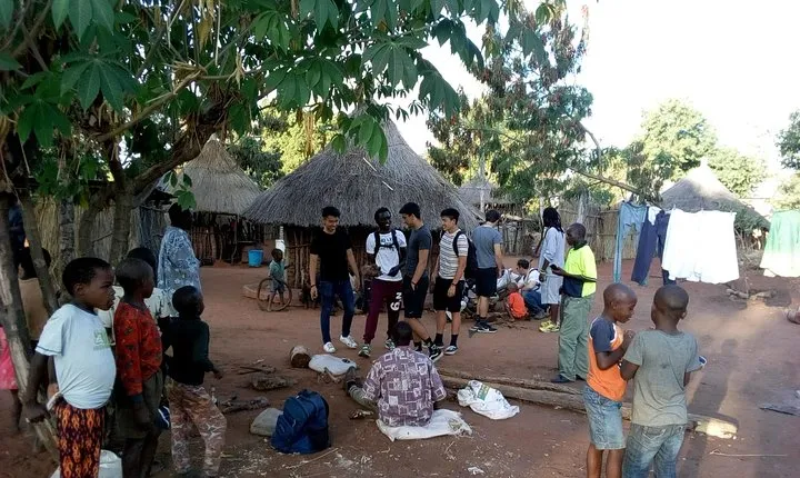 Mukuni Village Night Tour with Traditional Dinner