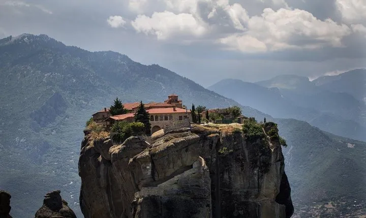 Meteora, Monasteries And Battle of Thermopylae Private Tour From Athens