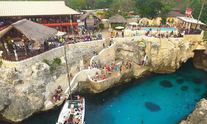 Catamaran Cruise Full Day Tour to Rick's Cafe and Negril Beach