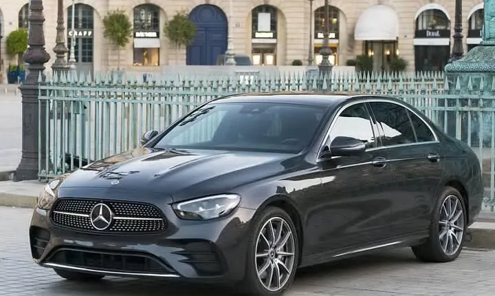 Private Transfer: Paris Airport CDG to Paris City by Business Car