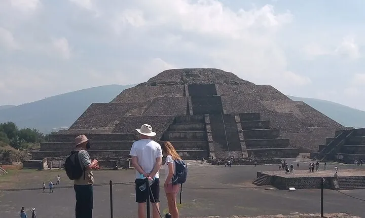 Guided Walking Tour to the Archaeological Zone of Teotihuacán