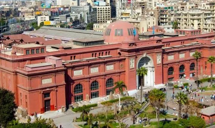 private tour to Egyptian museum with Lunch and local guide