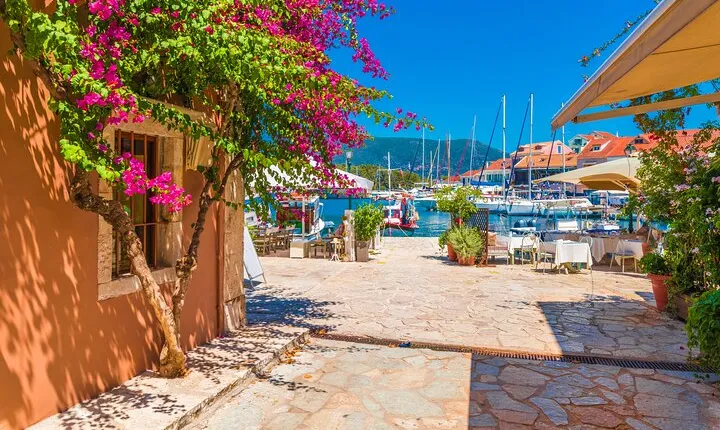 Kefalonia Island Bus Tour- Wine Tasting, Melissani & Fiscardo
