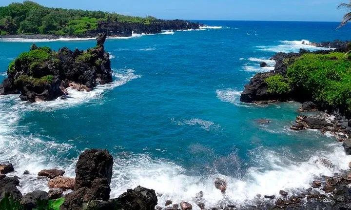 Road to Hana in Mercedes Van: Waterfalls and Black Sand Beach