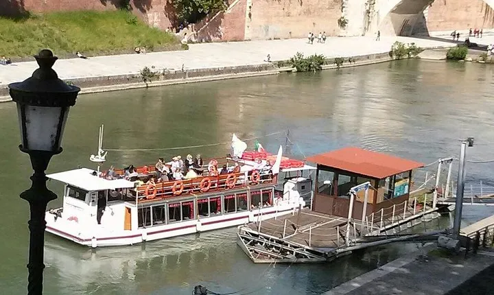 Aperitif On The Tiber