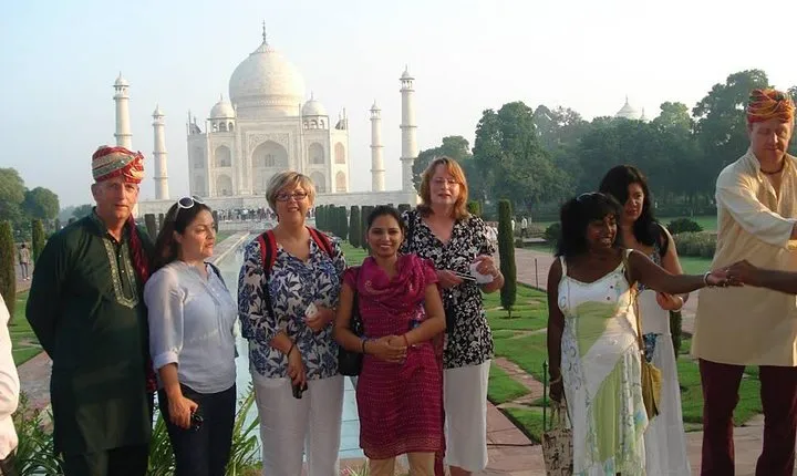 Taj Mahal Trip (Delhi-Agra-Delhi)