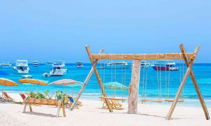 Giftun Island Snorkeling from Hurghada with Lunch and Watersports